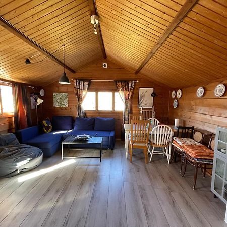 Three Rooms Stuga I Stugby Near National Park Undenäs 外观 照片
