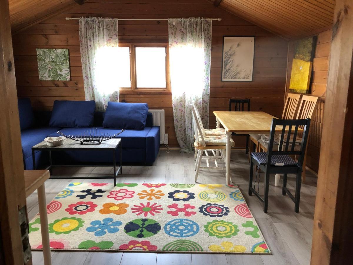 Three Rooms Stuga I Stugby Near National Park Undenäs 外观 照片